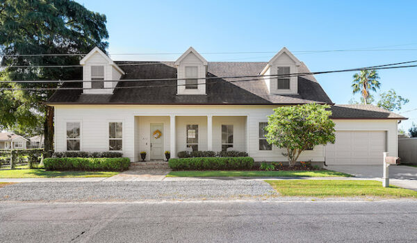 New Orleans Homes with Garages